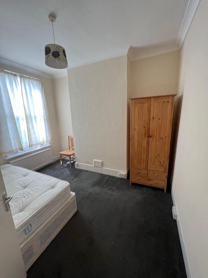 East London 2 Bedroom Apartment מראה חיצוני תמונה