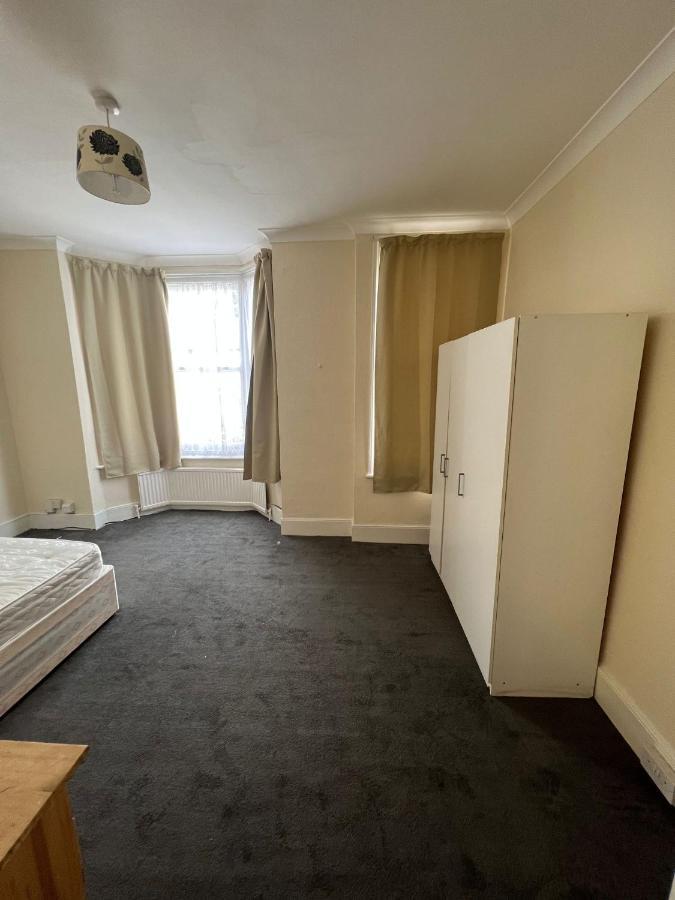 East London 2 Bedroom Apartment מראה חיצוני תמונה