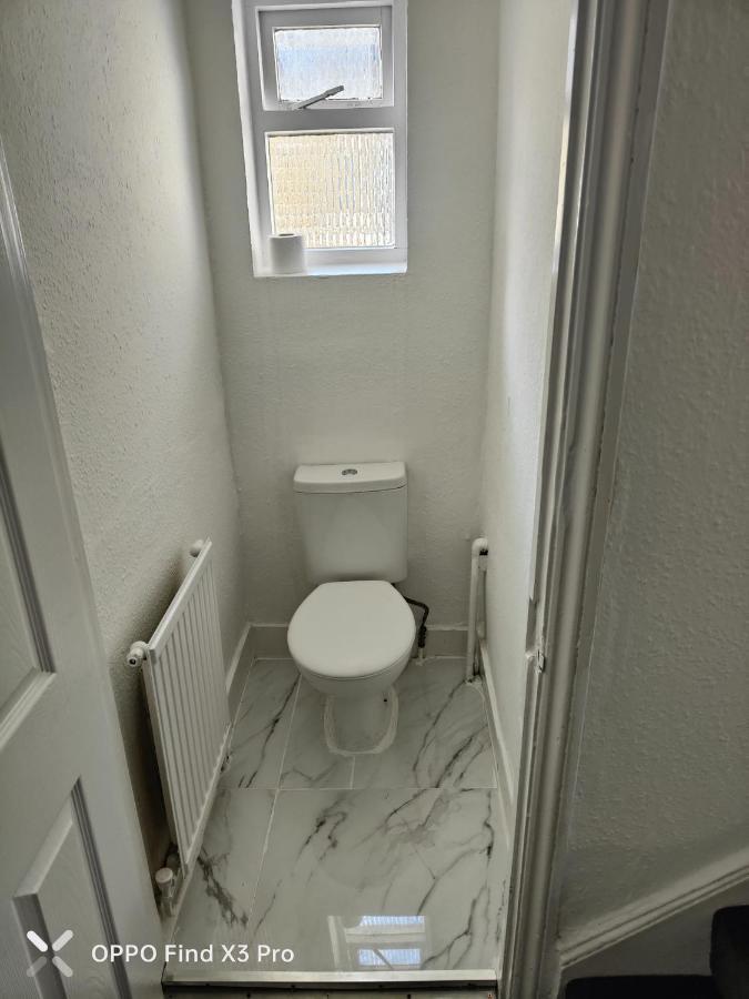 East London 2 Bedroom Apartment מראה חיצוני תמונה