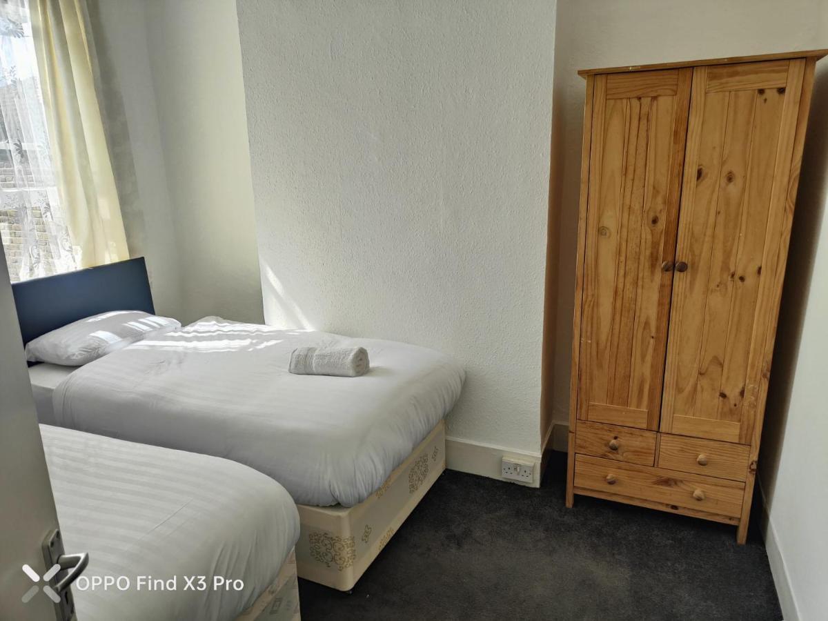 East London 2 Bedroom Apartment מראה חיצוני תמונה